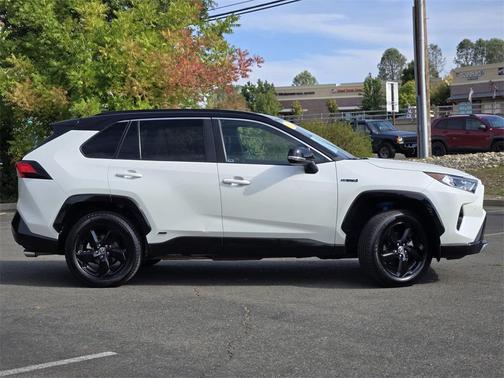 2021 Toyota RAV4 Hybrid SE