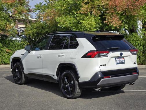 2021 Toyota RAV4 Hybrid SE