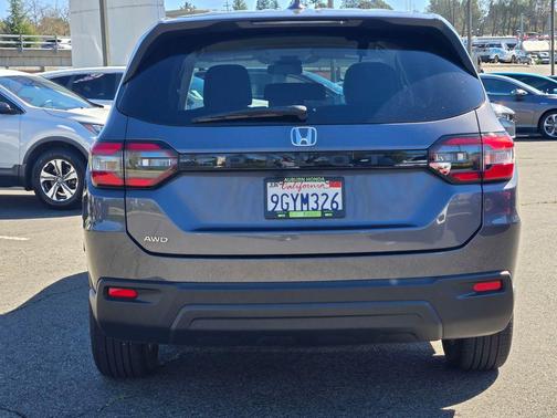 2023 Honda Pilot AWD LX