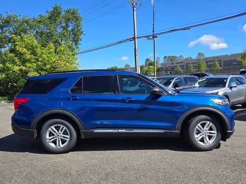 Atlas Blue Metallic 2020 Ford Explorer XLT
