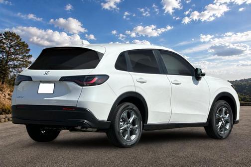Platinum White Pearl 2026 Honda HR-V LX