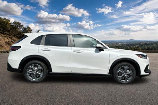 Platinum White Pearl 2026 Honda HR-V LX