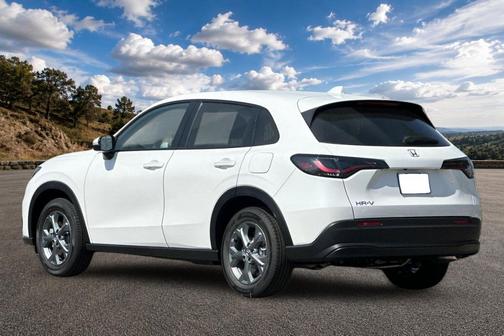Platinum White Pearl 2026 Honda HR-V LX