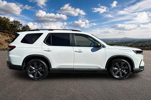 Platinum White Pearl 2024 Honda Pilot Sport