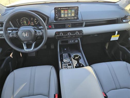 2025 Honda Pilot Touring 8-Passenger