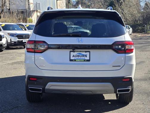 2025 Honda Pilot Touring 8-Passenger