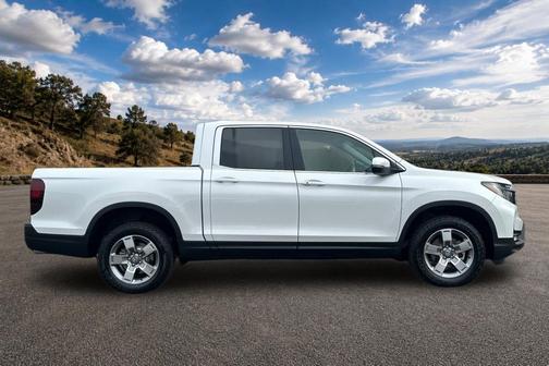 Platinum White Pearl 2026 Honda Ridgeline RTL