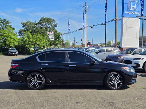 Crystal Black Pearl 2017 Honda Accord Sport SE