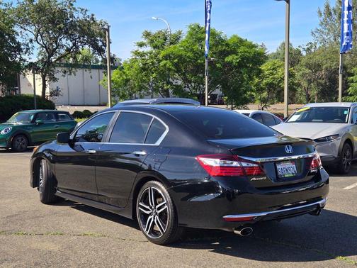 Crystal Black Pearl 2017 Honda Accord Sport SE