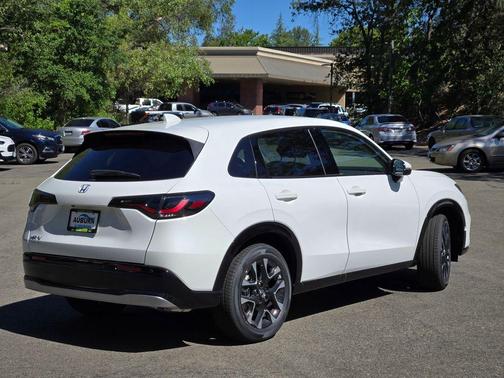 Platinum White Pearl 2027 Honda HR-V EX-L