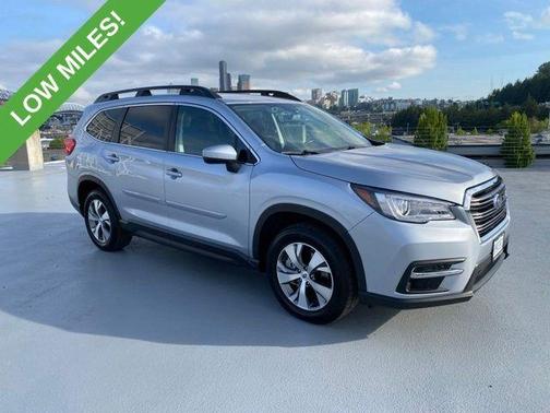 Ice Silver Metallic 2022 Subaru Ascent Premium 8-Passenger
