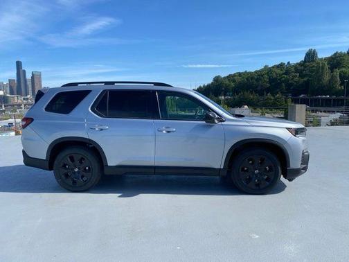 Solar Silver Metallic 2026 Honda Pilot Black Edition