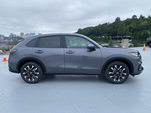 Modern Steel Metallic 2027 Honda HR-V EX-L