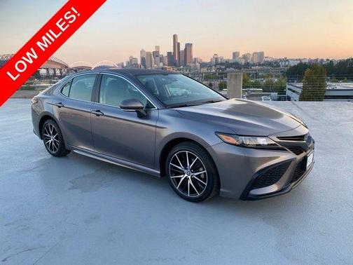 Predawn Gray Mica 2022 Toyota Camry SE
