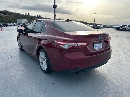 2018 Toyota Camry Hybrid XLE
