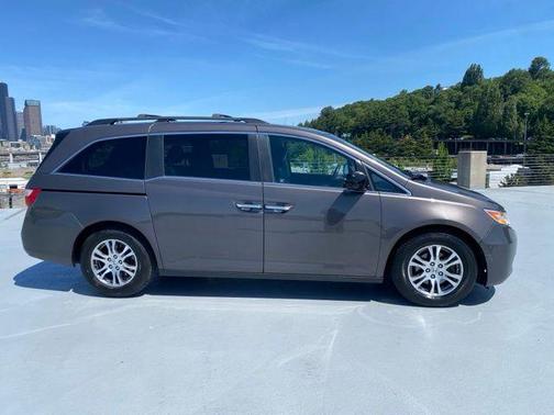 Polished Metal Metallic 2012 Honda Odyssey EX-L