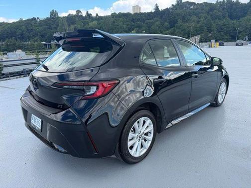 Midnight Black Metallic 2025 Toyota Corolla Hatchback SE