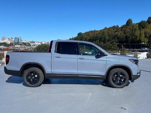Sonic Gray Pearl 2026 Honda Ridgeline Black Edition