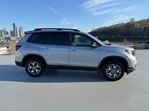 Lunar Silver Metallic 2023 Honda Passport TrailSport