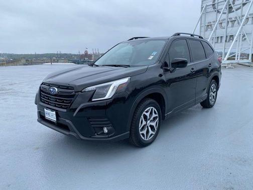 Crystal Black Silica 2024 Subaru Forester Premium