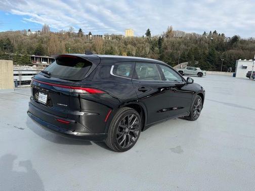 2025 Toyota Crown Signia 