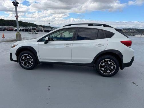 Crystal White Pearl 2019 Subaru Crosstrek 2.0i Premium
