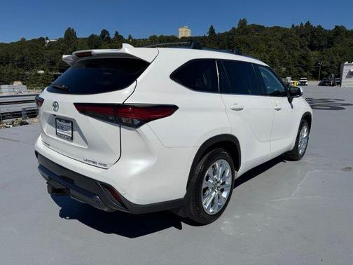 Wind Chill Pearl 2023 Toyota Highlander Limited