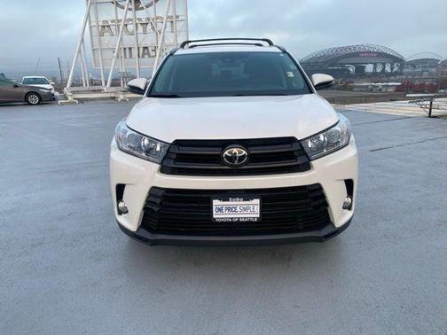2017 Toyota Highlander SE