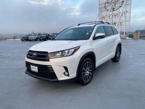 2017 Toyota Highlander SE