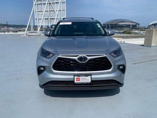 2022 Toyota Highlander LE
