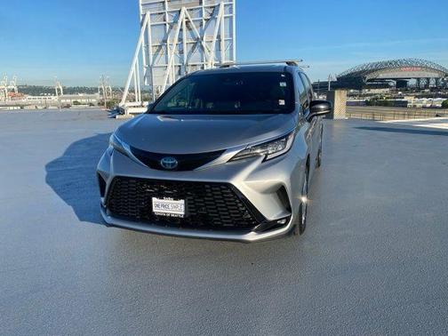 Celestial Silver Metallic 2022 Toyota Sienna XSE 7 Passenger