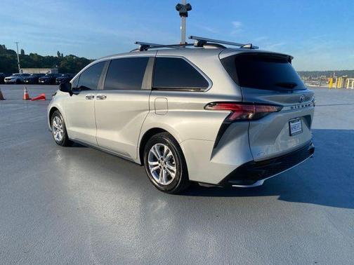 Celestial Silver Metallic 2022 Toyota Sienna XSE 7 Passenger