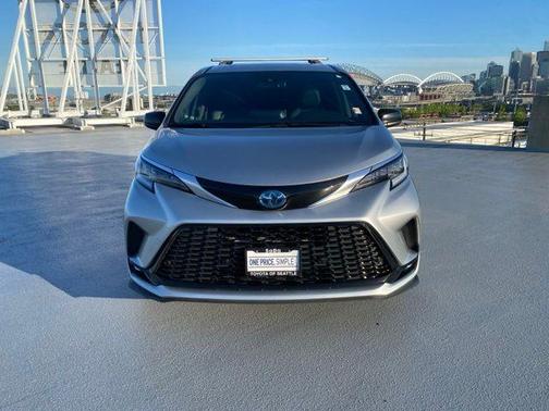 Celestial Silver Metallic 2022 Toyota Sienna XSE 7 Passenger
