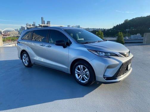 Celestial Silver Metallic 2022 Toyota Sienna XSE 7 Passenger