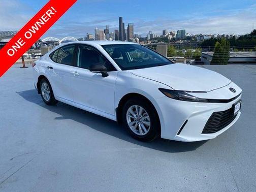 Ice 2025 Toyota Camry LE
