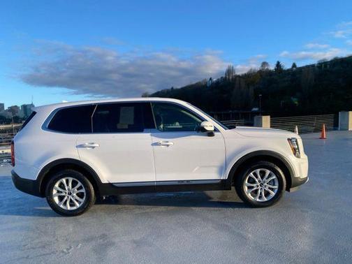 2022 Kia Telluride LX