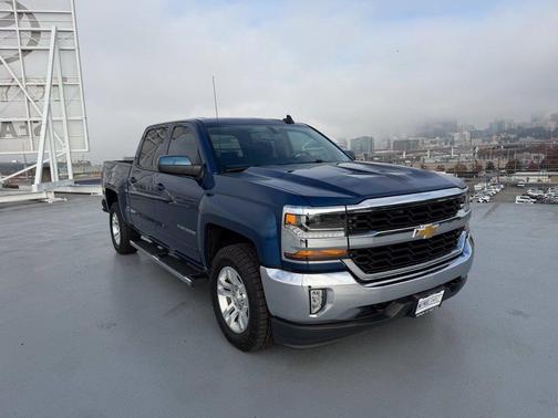 Deep Ocean Blue Metallic 2017 Chevrolet Silverado 1500 LT