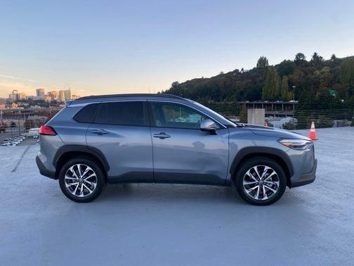 2022 Toyota Corolla Cross XLE