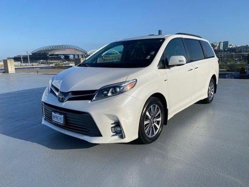 Blizzard Pearl 2020 Toyota Sienna Limited Premium