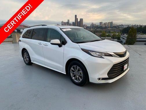 2023 Toyota Sienna XLE