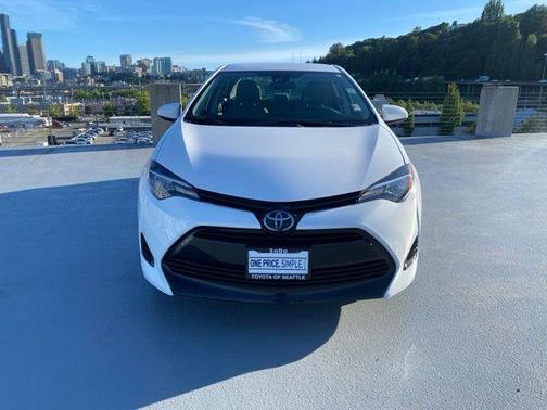 Super White 2017 Toyota Corolla LE