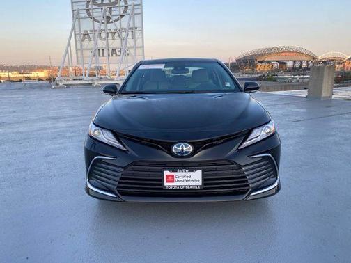 2024 Toyota Camry Hybrid XLE