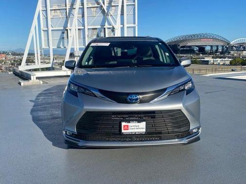 2024 Toyota Sienna XLE