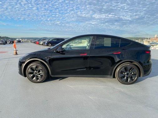 Black 2025 Tesla Model Y Long Range