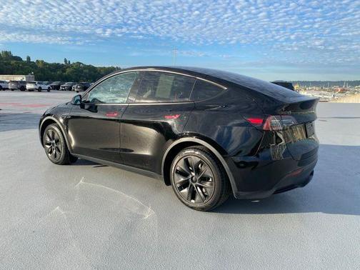 Black 2025 Tesla Model Y Long Range