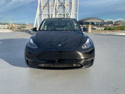 Black 2025 Tesla Model Y Long Range