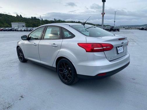 Ingot Silver 2016 Ford Focus SE