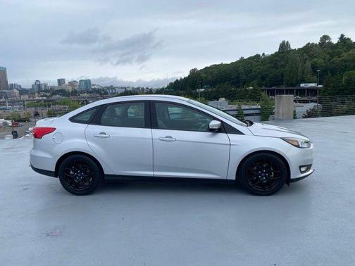 Ingot Silver 2016 Ford Focus SE