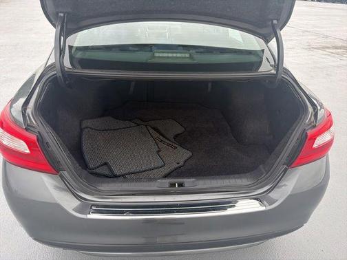 Gun Metallic 2016 Nissan Altima 2.5 SR