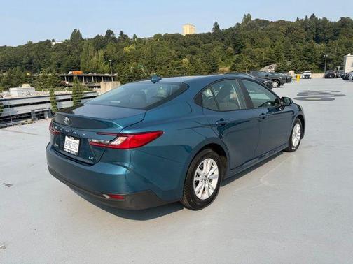 Ocean 2025 Toyota Camry LE